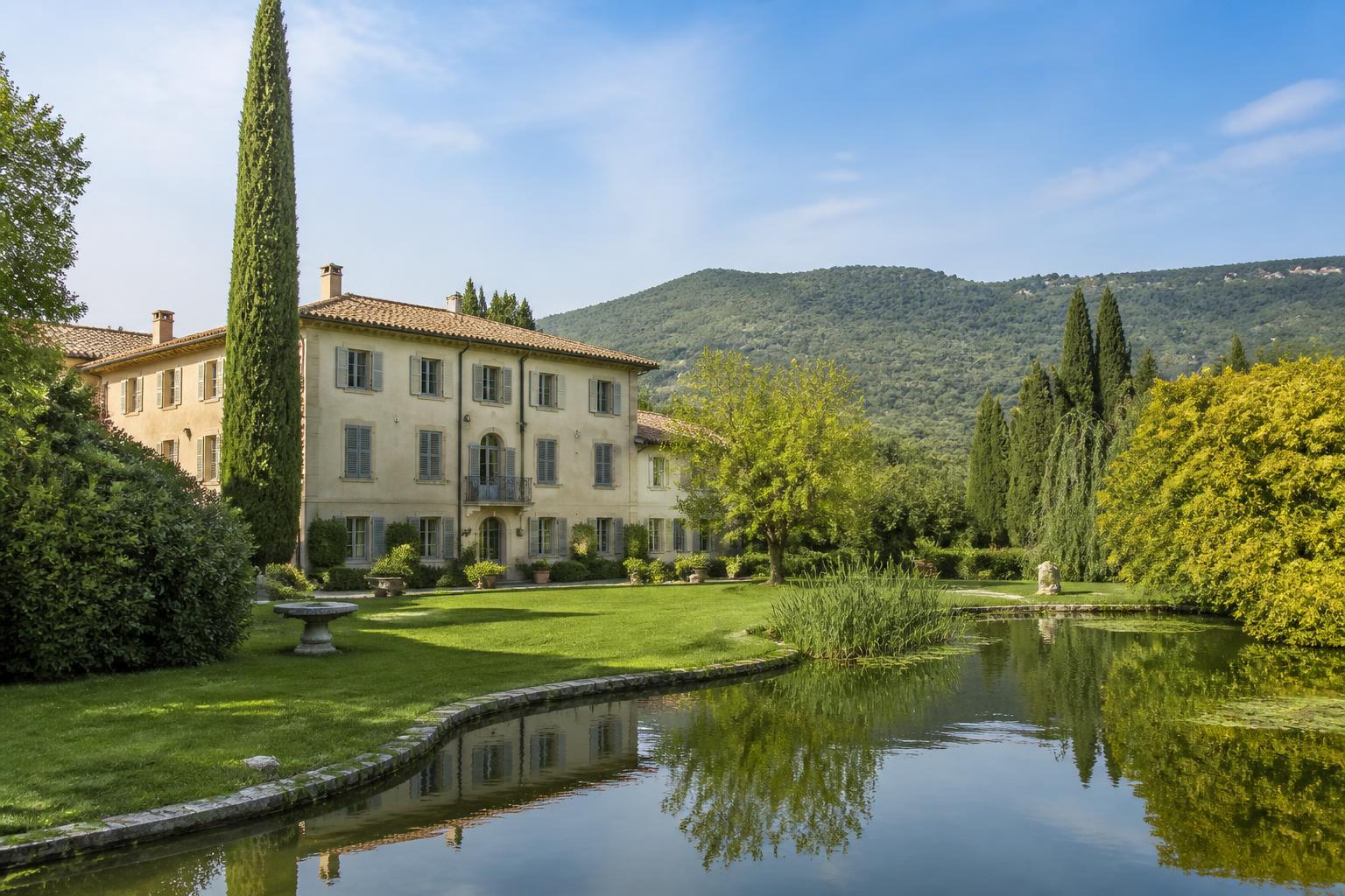 Villa storica con parco secolare e laghetto sui Colli Asolani — Asolo